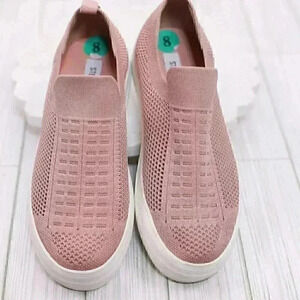 Steve Madden Daray Size 8 Rose Gold fabric upper sneaker